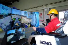 国内首台远程操控平地机在国家能源集团测试成功